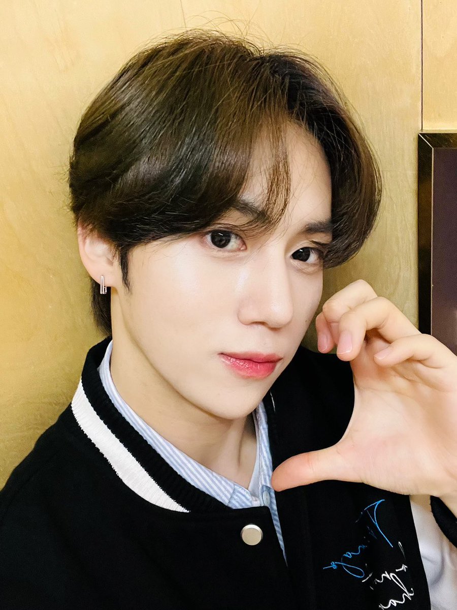 mars05ce's tweet photo. #황윤성 #DRIPPIN

61 weeks since enlistment..
4 months  to go!

Just 121 days more, my fave boy Yunseong, till you are back! 🥳
Can’t wait to see you again! I hope you’re always doing well, always healthy &amp; safe!
We miss you so much! I miss you so much leader Yunseong!🥺❤️🐻 https://t.co/8eK1JM45HL