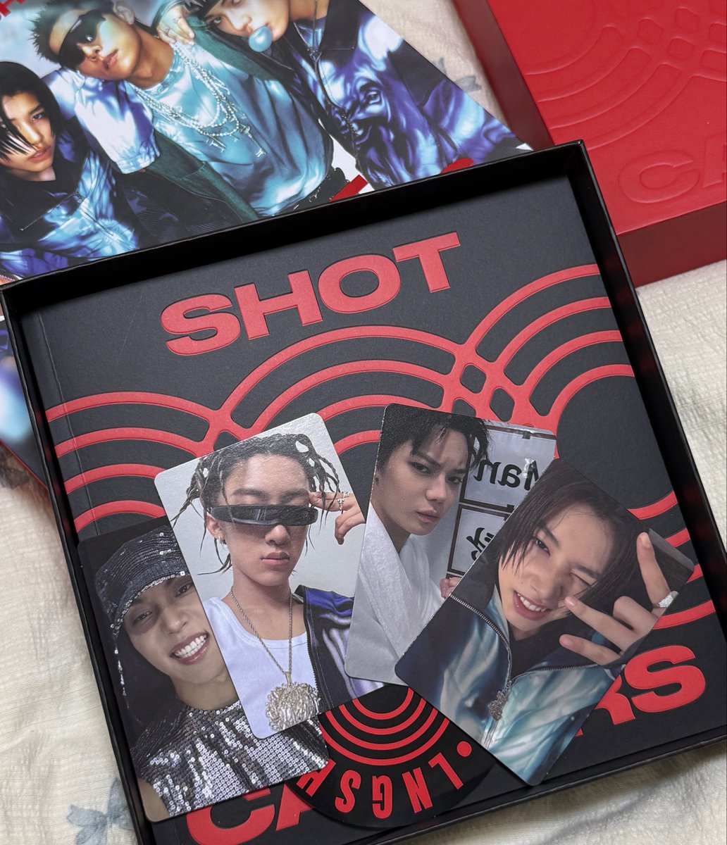 sunshineboka's tweet photo. HI SHOTTIES JP and SHOTTIES INA based in JP ~
ヤッホー🌟
日本のシャッティと日本に住んでるインドネシアシャッティ~

🎧 SHOT CALLERS ALBUM GIVEAWAY 🎧

抽選で3名様にアルバムをプレゼントします！
2pcs sealed, and 1pcs unsealed album with photocard ✨

応募方法：
①コメント："ロンシャ好きな理由は何~？"
    締切：6月17日
気になってた人ぜひこの機会に参加してね♪

#LNGSHOT #SHOTCALLERS #4SHOBOIZ #SHOTTIES #ロンシャ #シャッティ