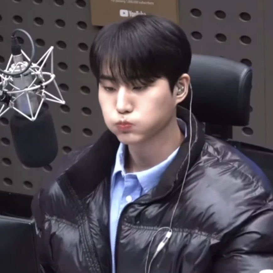 키위 tweet media