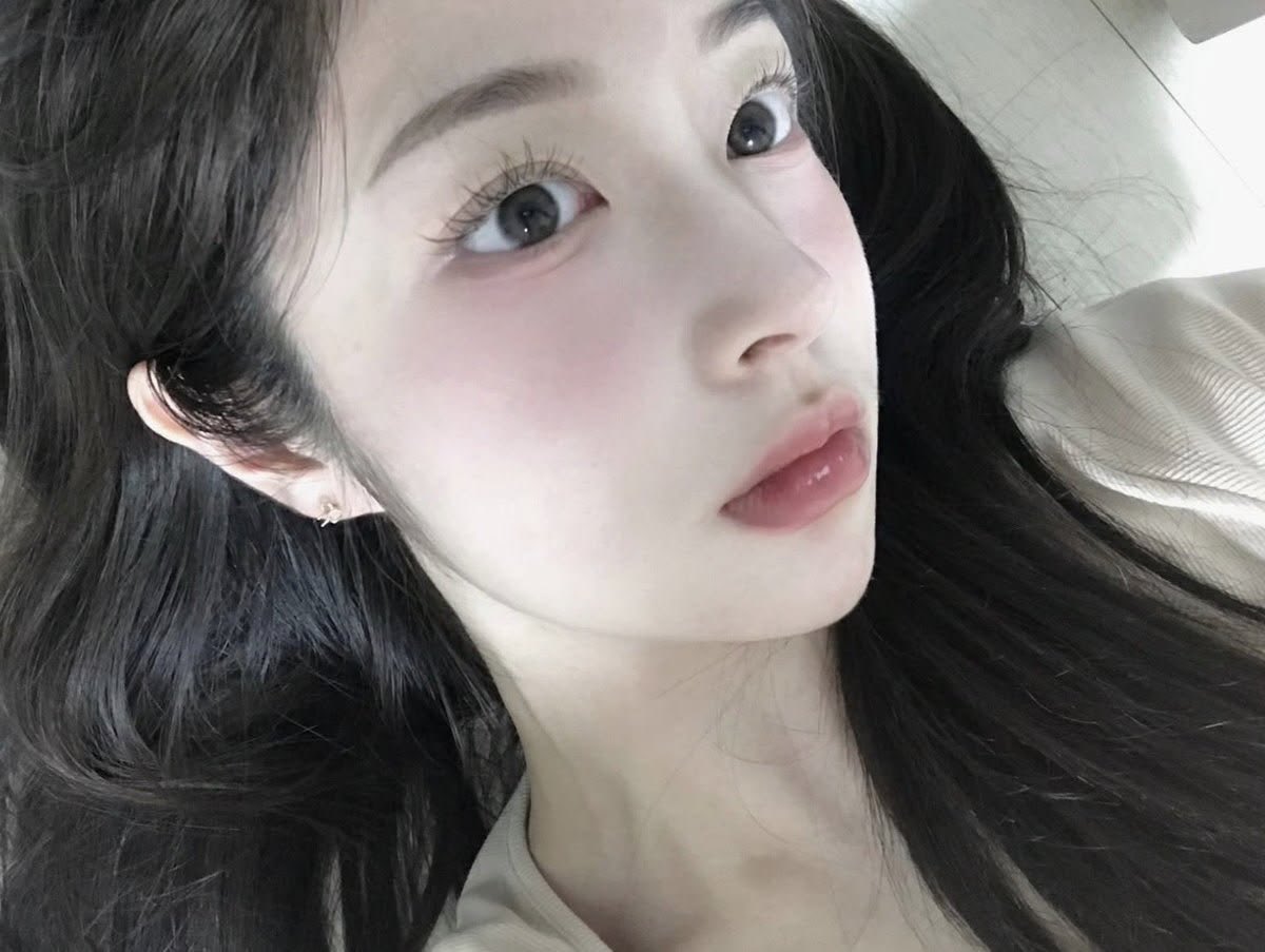 kimokimokimo00's tweet photo. こんな鼻がシュッとスレンダーな綺麗要素と目がくりくり出目の可愛い要素が絶妙なラインで合わさりパーツ一つ一つが綺麗に配置されたお上品で清楚なお顔...今なりたいお顔NO.1すぎるかも... https://t.co/bi0lcb4jGg