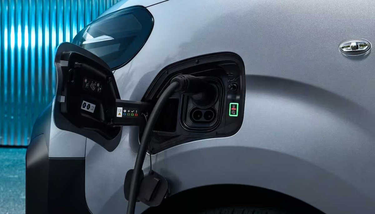 epb67600's tweet photo. Jusqu’à 10 000 euros d’aide pour un utilitaire électrique : quel effet sur les décisions d’achat en 2026 ? Dès juin 2026, l’accès aux bonifications CEE pourrait dépendre d’un critère simple : produire le véhicule dans l’Espace économique européen. L’Ademe vérifierait les (1/4) https://t.co/67ApMk8BBN