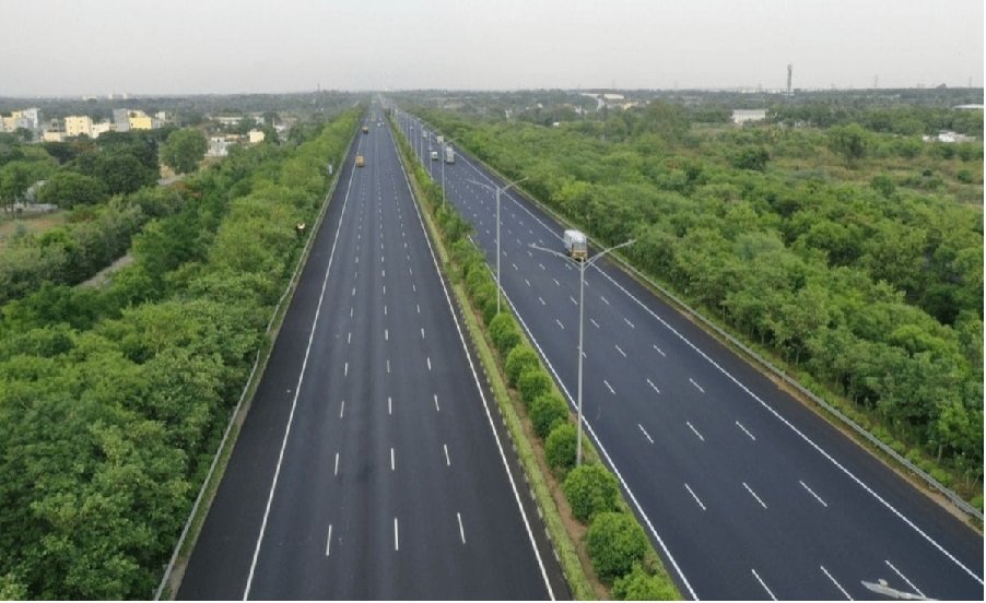 India_Builds's tweet photo. ₹1,147 Cr Push for Climate-Resilient Roads in Gujarat 🌱🛣️

State to build 20 roads using green construction tech

▪️ Spread across multiple districts
▪️ Designed for climate resilience
▪️ Focus on sustainable materials &amp; methods

A step towards future-ready infrastructure https://t.co/jLmaQLIYeJ