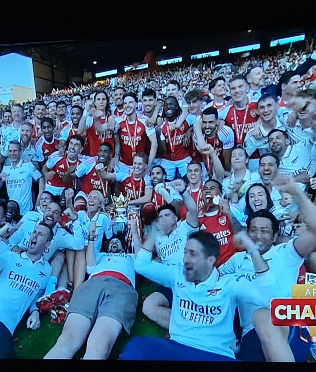 afiliasag's tweet photo. The ARSENAL cannon fires again!! 🏆👑
Premier league Champions 2025/26 https://t.co/MZbS99DGwz