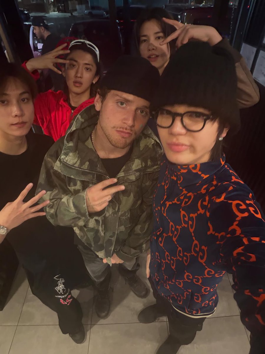 [INFO] LNGSHOT shared photos with American singer-songwriter Bazzi ...