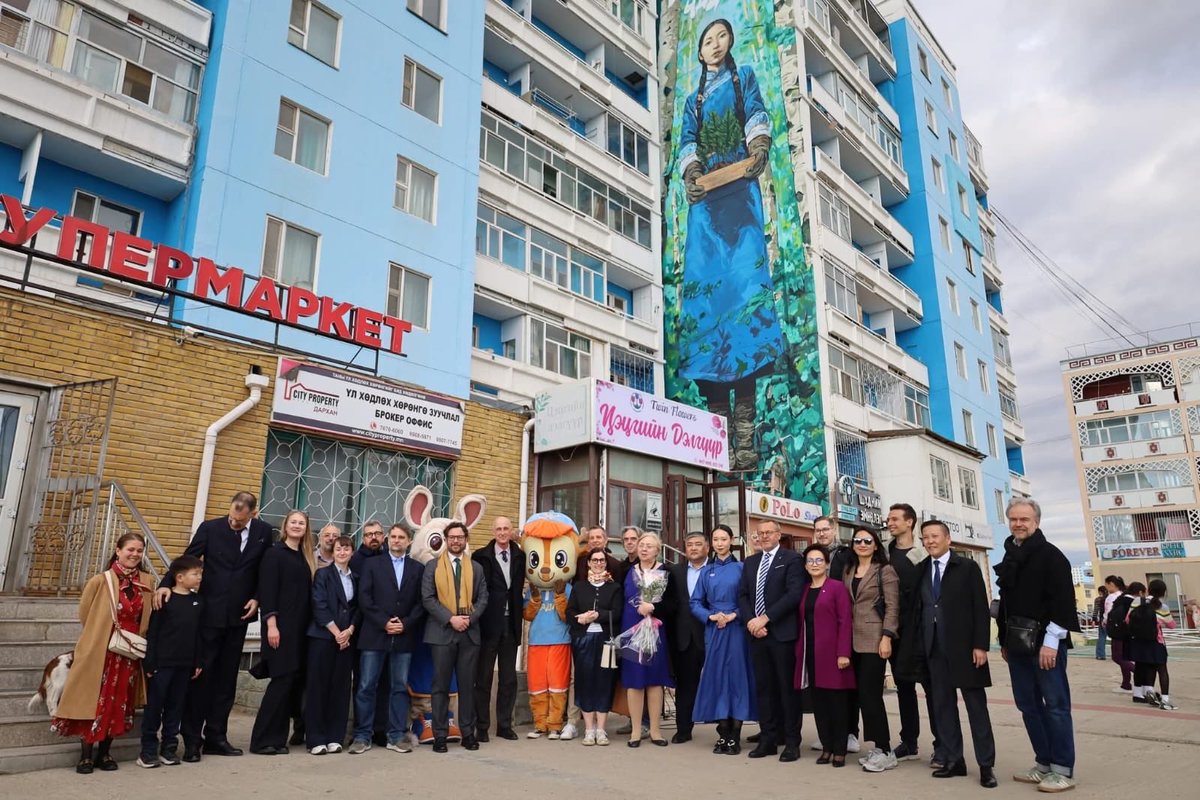 EmbEspChina's tweet photo. (1/2) Europe Day, Mongolia edition—a huge success! The event took place on 23 May in Darkhan, welcoming locals into the celebration, under the auspices of Mr. Nyamtaishiryn Nomtoibayar, Deputy Prime Minister; Mr. Tsend Sandag-Ochir, Min. of Environment and Climate Change; https://t.co/zTKUxV9SD7
