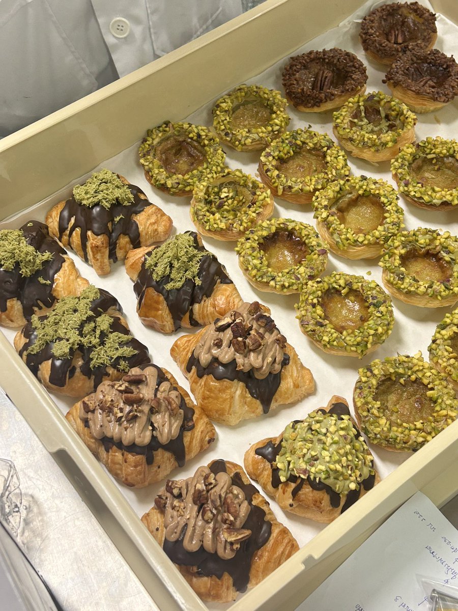 stdgramwtorkor's tweet photo. ฝึกงานทำไร🥐🌰 https://t.co/QK0EwPyDUk