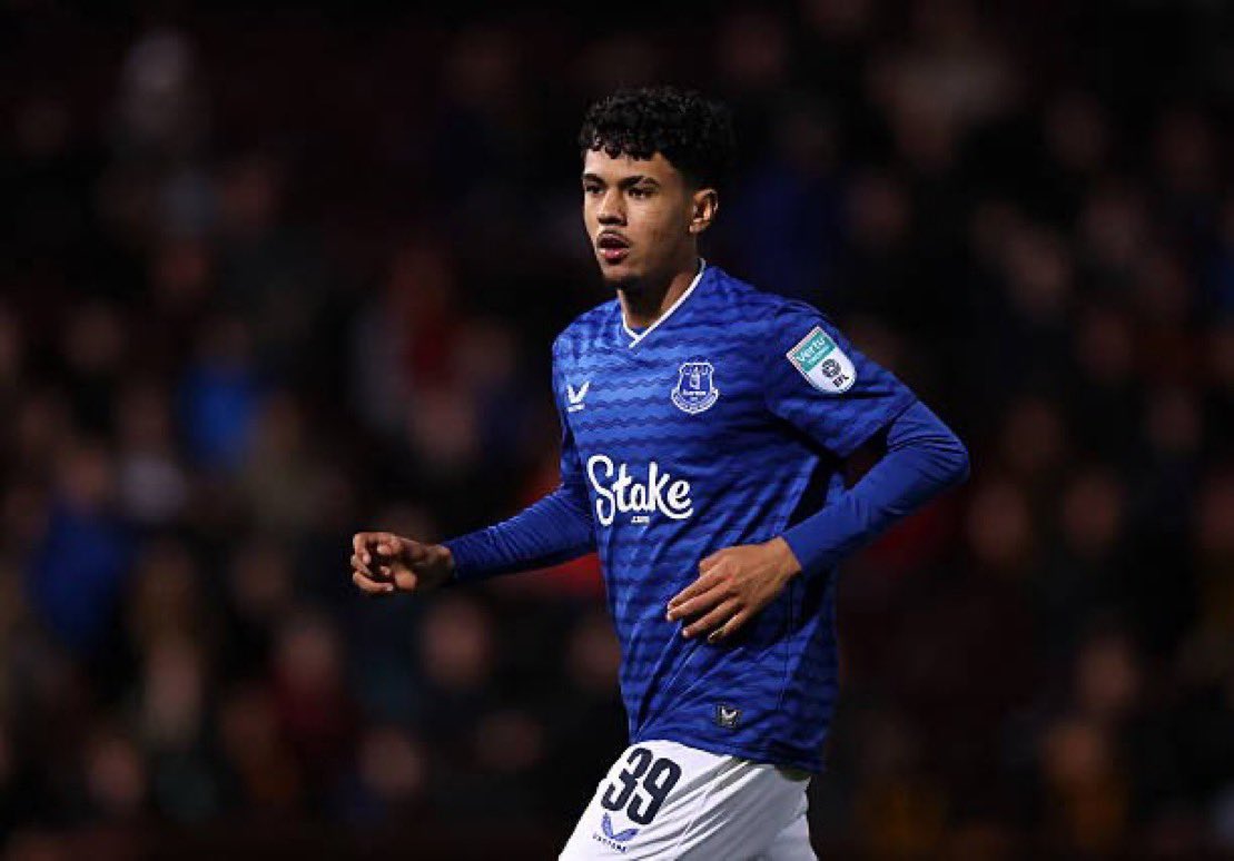 EvertonFanFR's tweet photo. Adam Aznou a unfollow Everton sur Instagram.❌ 

Déjà la fin de l'aventure pour le joueur marocain ? https://t.co/ed0w3L8jAg