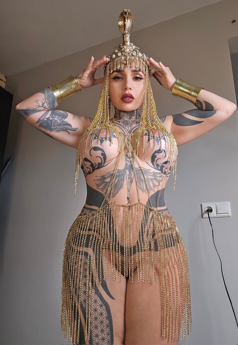 mistresscleo5_'s tweet photo. Would you surrender? https://t.co/q6YVvEtFMr
