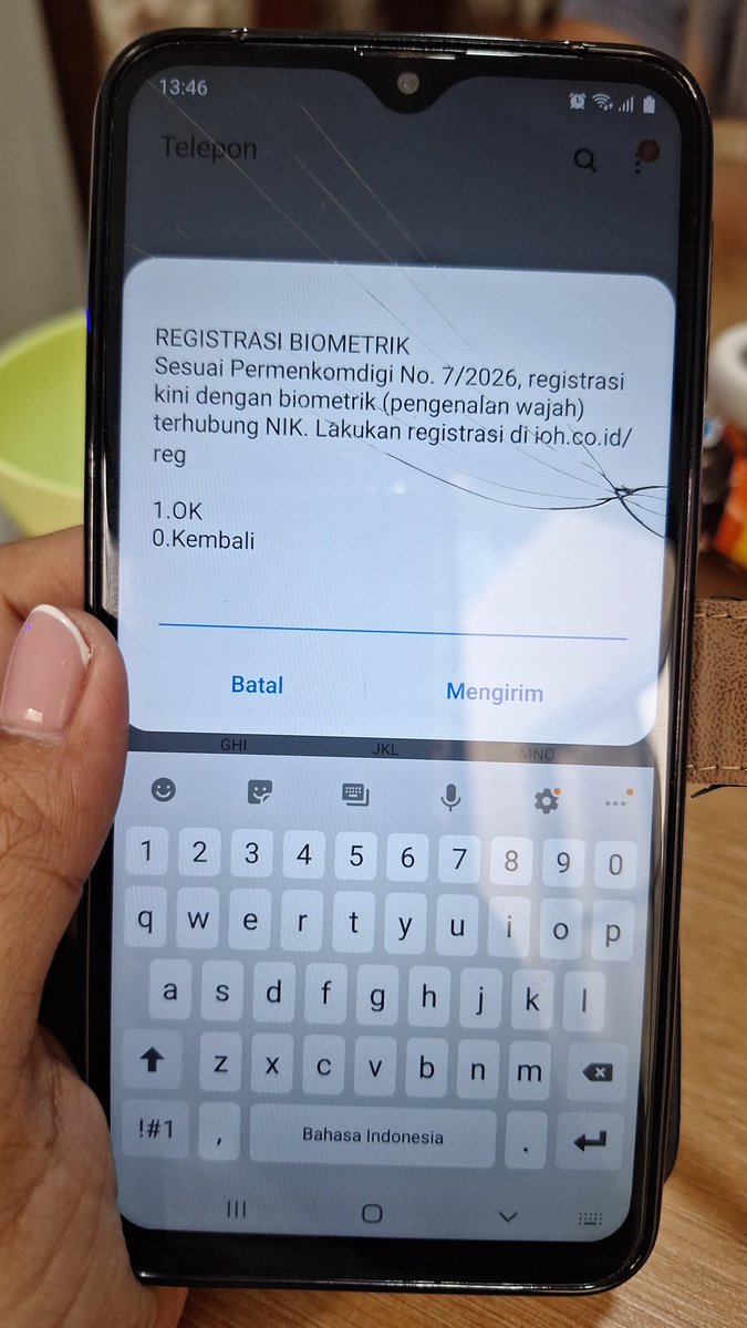 tarapermata's tweet photo. @CareIM3 hari ini sy mengubah nmr pasca jd pra, oleh CS galeri diinfo bahwa nmr tdk bisa langsung dipaketkan. masa tunggunya tidak jelas! padahal itu nmr bisnis. parahnya lg tiba² nmr pribadi sy (1 ID waktu registrasi) tiba² ikut ke unreg. mohon info yg lebih jelas! https://t.co/QWhjo4rRaq