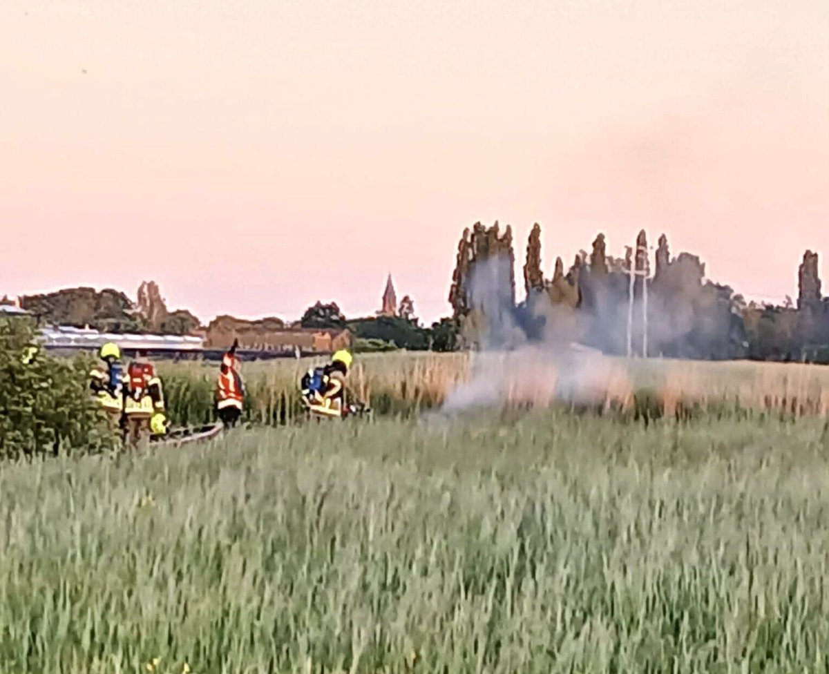 Steiger in brand aan de Grootslagweg in Andijk
