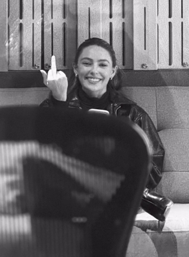 vampireissuess's tweet photo. (*ᴗ͈ˬᴗ͈)ꕤ*.ﾟ  

         ¿Activo?

#FreeRol #sexrol  #HorrorRP https://t.co/hDV2UySwAc