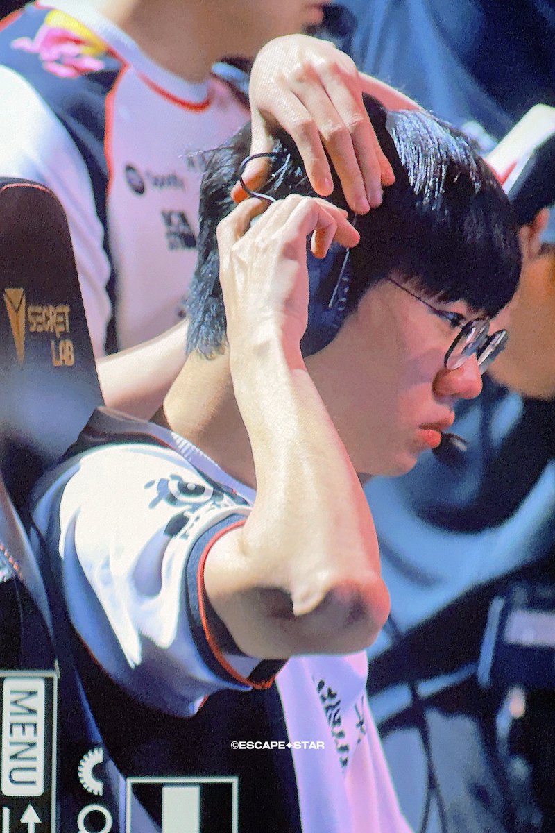 뭇별 tweet media