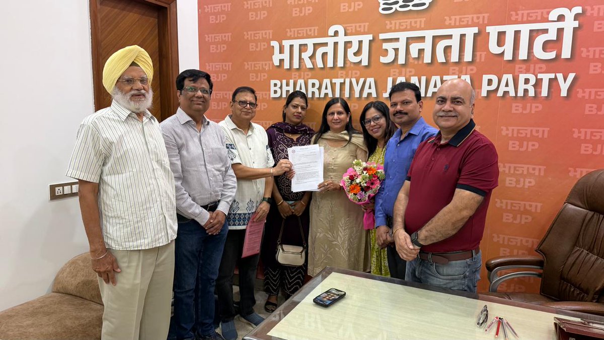 sushilkmr346's tweet photo. A delegation of Dwarka Forum today met Hon’ble MP Mrs. Kamaljeet Sehrawat and discussed several important public infrastructure and civic issues affecting residents of Dwarka and adjoining Dwarka Expressway areas.
@dwarkaforum @kjsehrawat https://t.co/3ZMeCjssGJ