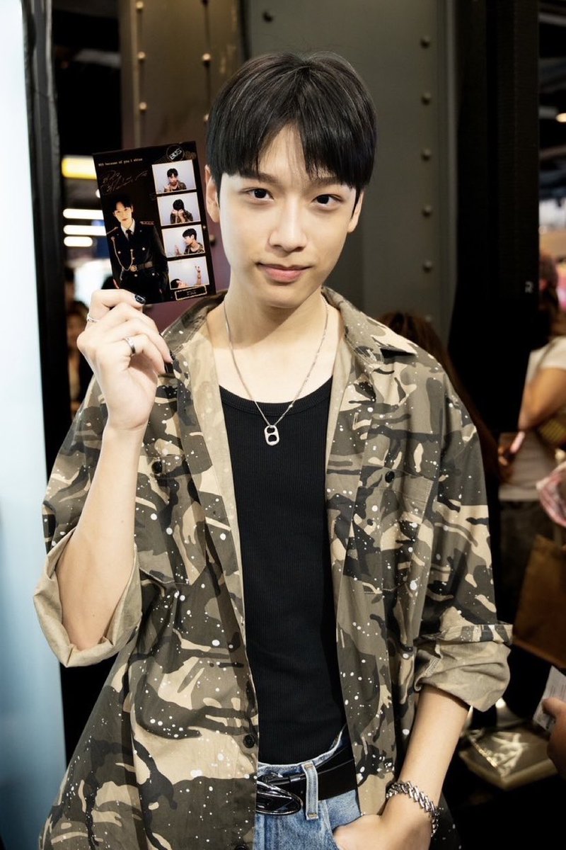 Siam Center tweet media