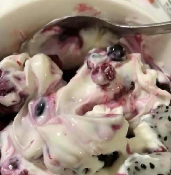 rackso2010's tweet photo. Buenos días, frikis!!
Sid, de Ice Age, se ha colado en mi Haagen Dasz. https://t.co/tZBv2tse0p