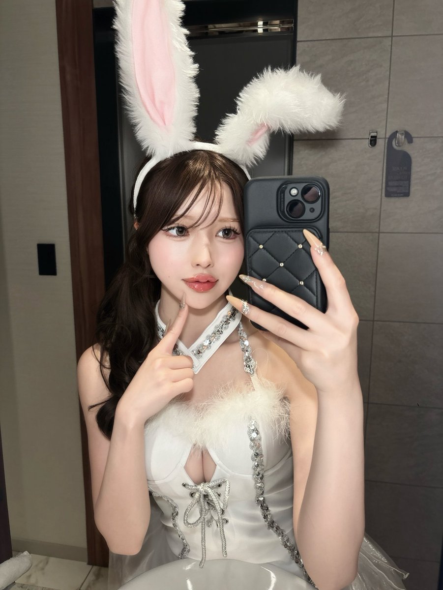 _june_o's tweet photo. PRじゃないけどmeituのフラッシュ機能、写真の雰囲気変わってめっちゃ良かった https://t.co/Xt1lgJZdsv