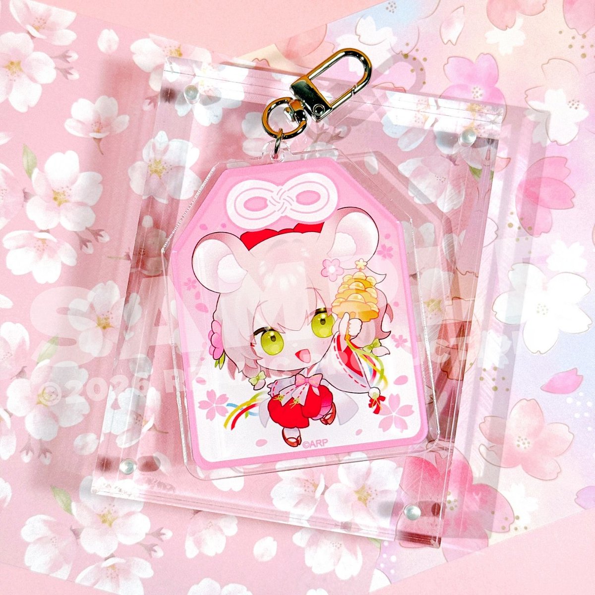 RealicShop tweet picture