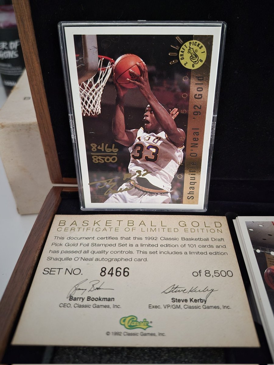 Boomeranda's tweet photo. @mikeoniron I just sold a 2010 Panini FIFA World Cup trading card set for $500. Bought it for $100 in 2011.

I also have this Shaq autograph rookie card on ebay at the moment. Plus a bunch of other cool stuff. https://t.co/ETU4X7XvGa