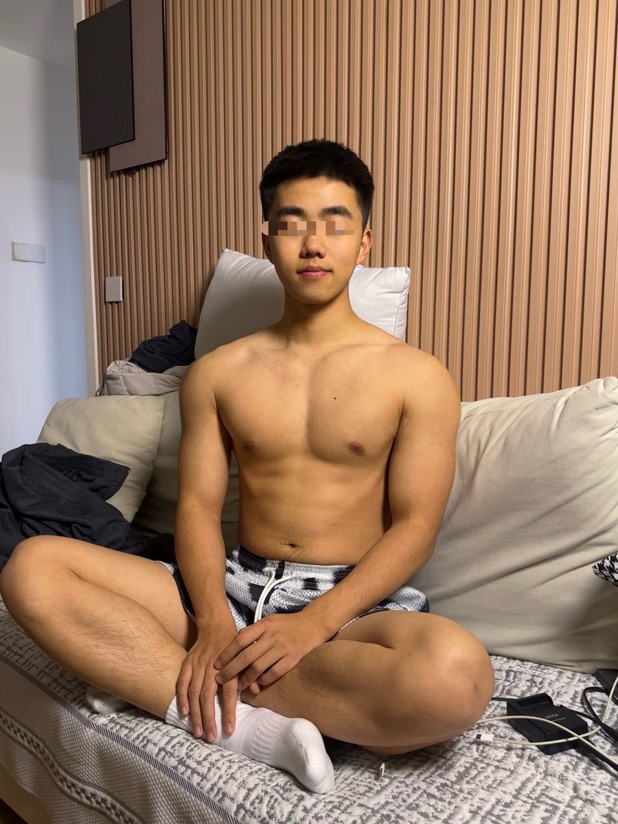 Len tweet media