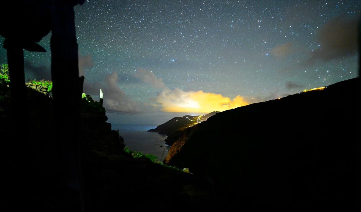 Radio_Luz_'s tweet photo. ✨💙💫 Villa de #Garafía ☄️ #LoNatural 🌊#LaPalma [📸 Ángel Roc] https://t.co/xkeA0TTKFf
