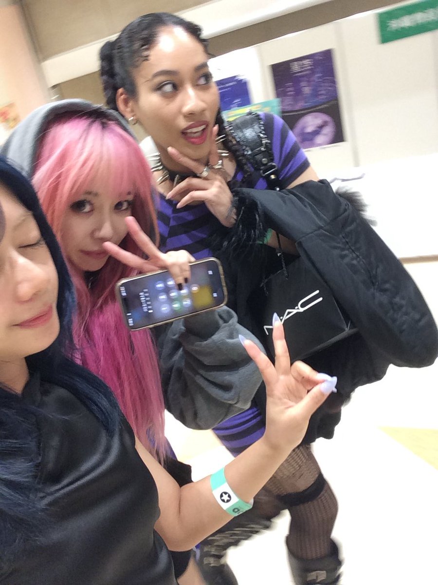 danbabeboo tweet media