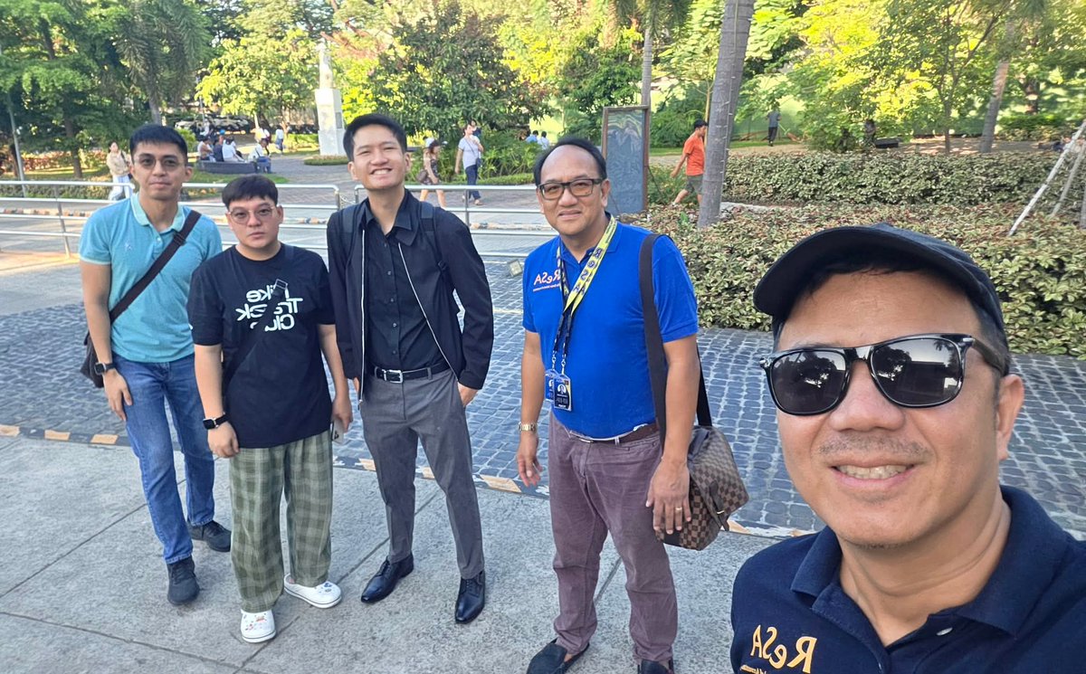 JasperTagle's tweet photo. Boards ops: Day 2 💙💛 https://t.co/heC0WubR1P