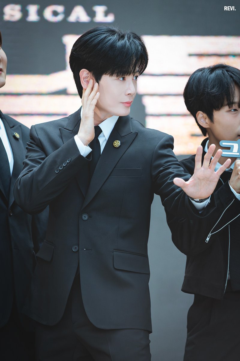 레비💊🎸 tweet media