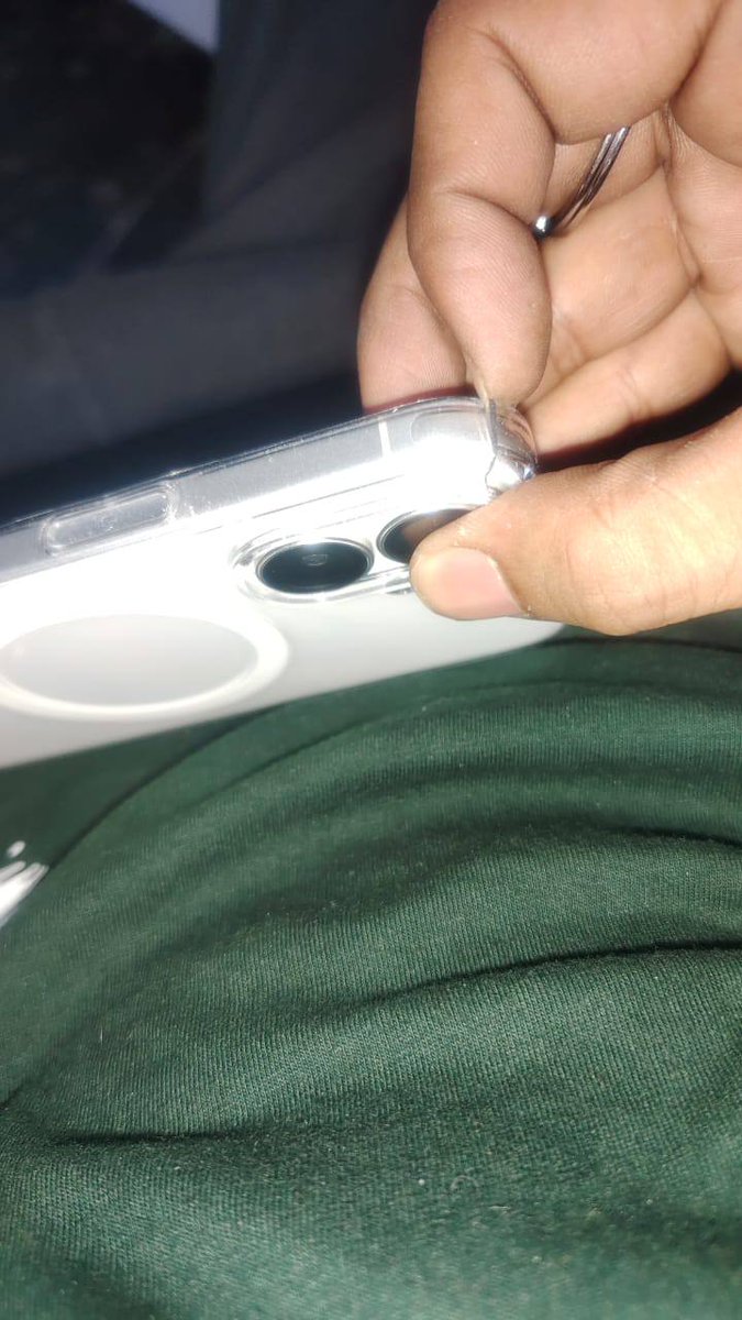 javed13788's tweet photo. @AmazonIN @SpigenWorld @SpigenIndia Spigen Clear Crystal MagFit (₹999) + EZ Fit Tempered (₹1498.99), Order 403-8370057-4240340 Just a 1.5ft drop cracked the tempered glass and broke the case corner Very disappointing for a premium brand. Proof attached. Need refund/replacement. https://t.co/rKHHfmYgXG
