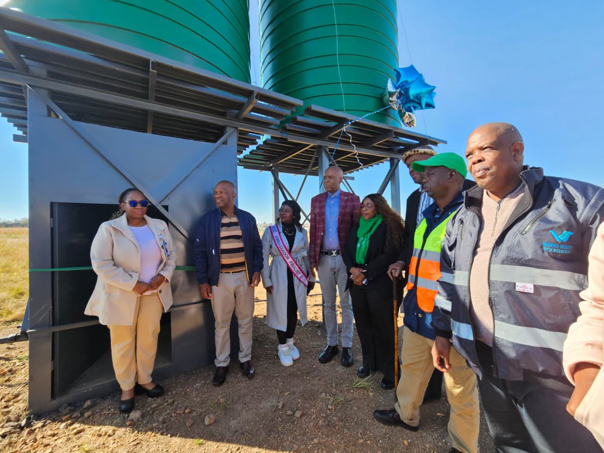Flora_Monama01's tweet photo. Today, alongside Deputy Mayor @eugene_modise and MMC @MMCBoshielo we are in Region 7, where @Rand_Water has generously donated boreholes to four areas: Vaalbank, Rethabiseng, Ekangala/Dark City, and Sokhulumi. 

These areas have struggled with water security ever since the neglect of the local Water Treatment Plant. As a leadership collective, we deeply appreciate this vital partnership to bring immediate relief and restore reliable water access to our residents

@CityTshwane