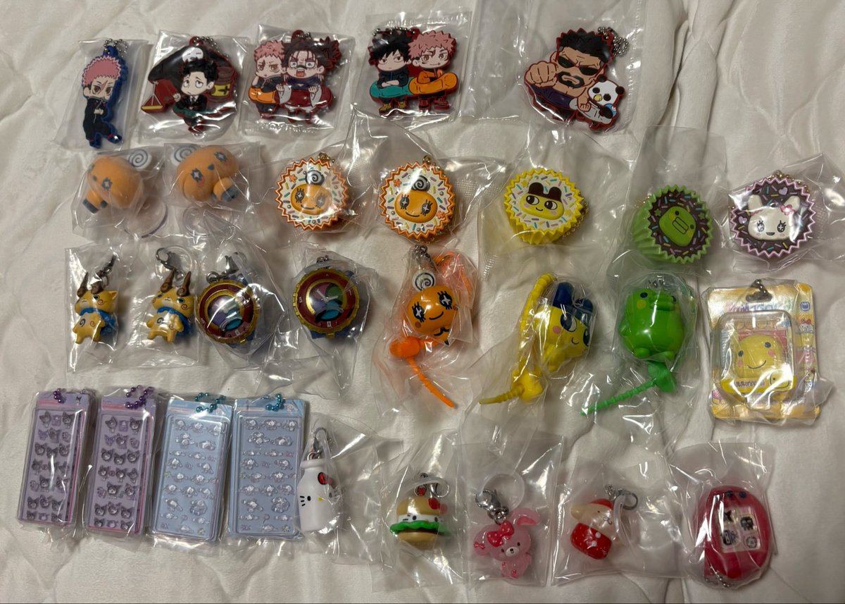olur29's tweet photo. @_____yu_mm コメントより失礼いたします
ヨッシーめじるし5個とサンリオクリスタルシナモン、プリンをこちらの写真の中の物と交換可能な物はございますでしょうか？
ご検討よろしくお願いします https://t.co/lfsavrHLoG