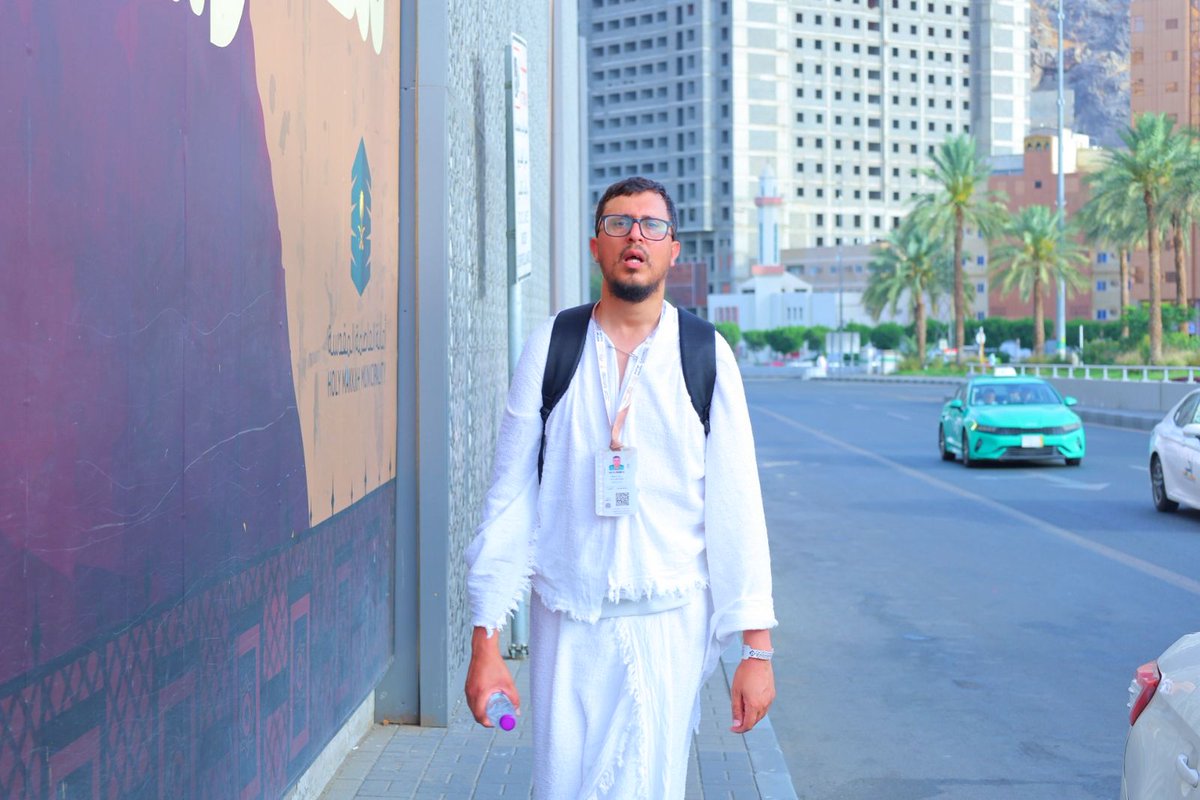 shahdnow's tweet photo. #شاهد_الان
جموع الحجاج وأرتال الحافلات والمركبات تتجه صوب مشعر منى في يوم التروية وسط انسيابية وتنظيم متقن، فيما تتعالى أصوات التلبية والتكبير في أجواء إيمانية مفعمة بالسكينة والطمأنينة، والحجاج يملؤهم الفرح والشوق لأداء المناسك.
#شاهد_الآن_حج_1447هـ
#أذن_بالناس 
#بسلام_آمنين
#حياكم_الله
#مكة
#حجاج
#حج
تصوير عثمان الزهراني @Othman054900
