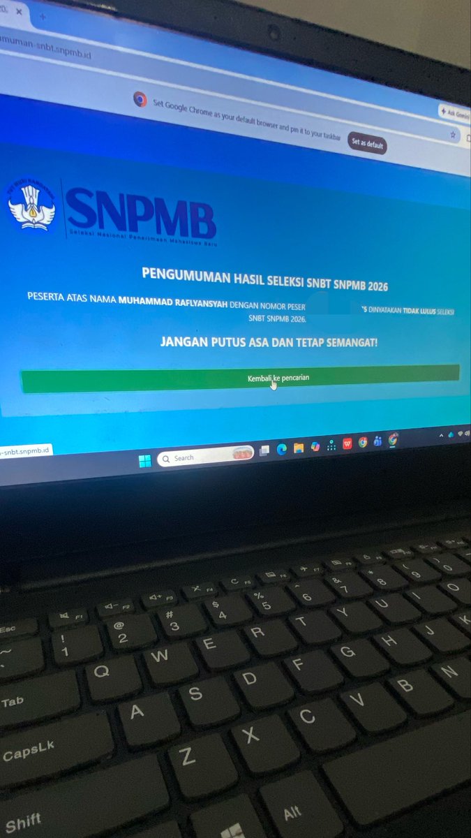 apiwww tweet media