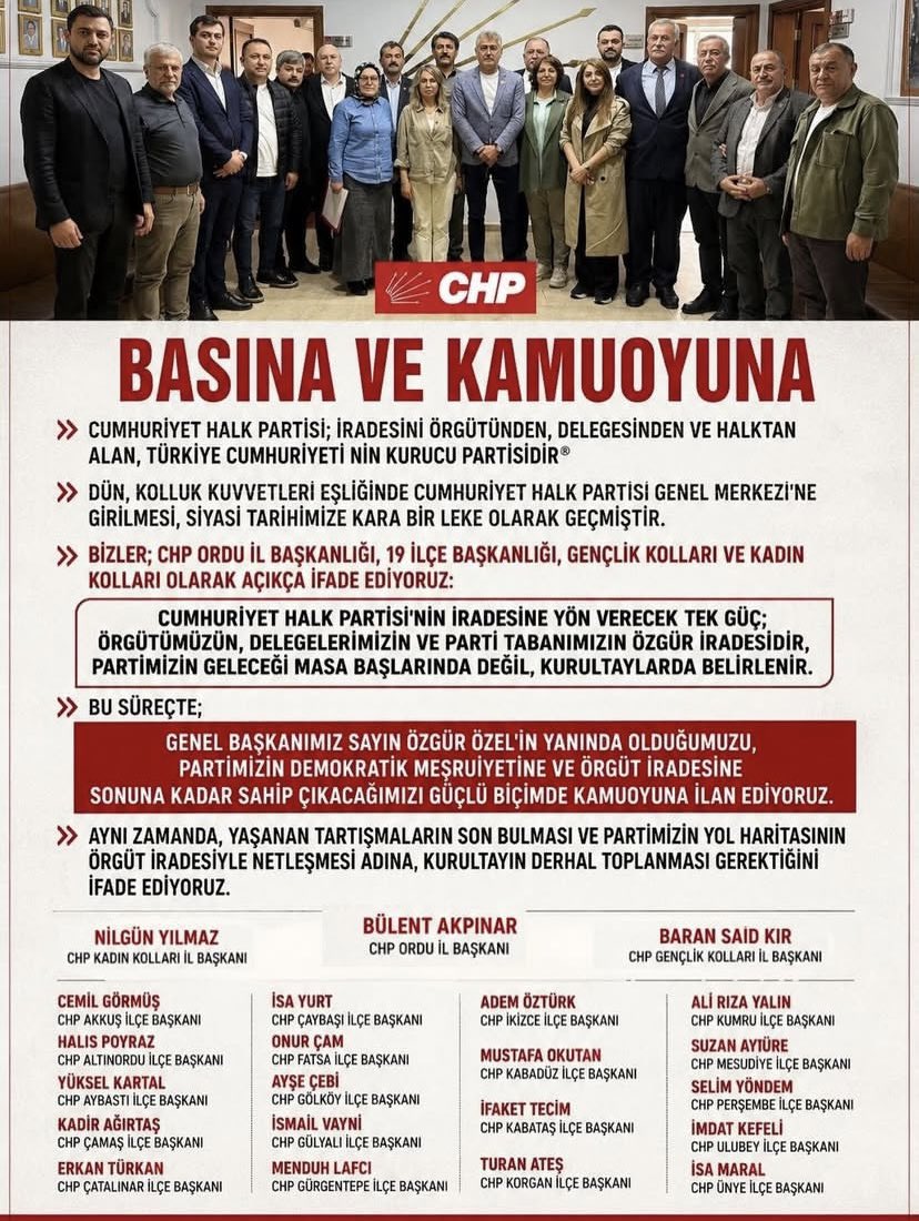 chppersembe's tweet photo. BASINA VE KAMUOYUNA

Cumhuriyet Halk Partisi; iradesini örgütünden, delegesinden ve halktan alan, Türkiye Cumhuriyeti’nin kurucu partisidir.

Dün, kolluk kuvvetleri eşliğinde Cumhuriyet Halk Partisi Genel Merkezi’ne girilmesi, siyasi tarihimize kara bir leke olarak geçmiştir.

Bizler; CHP Ordu İl Başkanlığı, 19 İlçe Başkanlığı, Gençlik Kolları ve Kadın Kolları olarak açıkça ifade ediyoruz:

Cumhuriyet Halk Partisi’nin iradesine yön verecek tek güç; örgütümüzün, delegelerimizin ve parti tabanımızın özgür iradesidir. Partimizin geleceği masa başlarında değil, kurultaylarda belirlenir.

Bu süreçte;
Genel Başkanımız Sayın Özgür Özel’in yanında olduğumuzu, partimizin demokratik meşruiyetine ve örgüt iradesine sonuna kadar sahip çıkacağımızı güçlü biçimde kamuoyuna ilan ediyoruz.

Aynı zamanda, yaşanan tartışmaların son bulması ve partimizin yol haritasının örgüt iradesiyle netleşmesi adına, kurultayın derhal toplanması gerektiğini ifade ediyoruz.