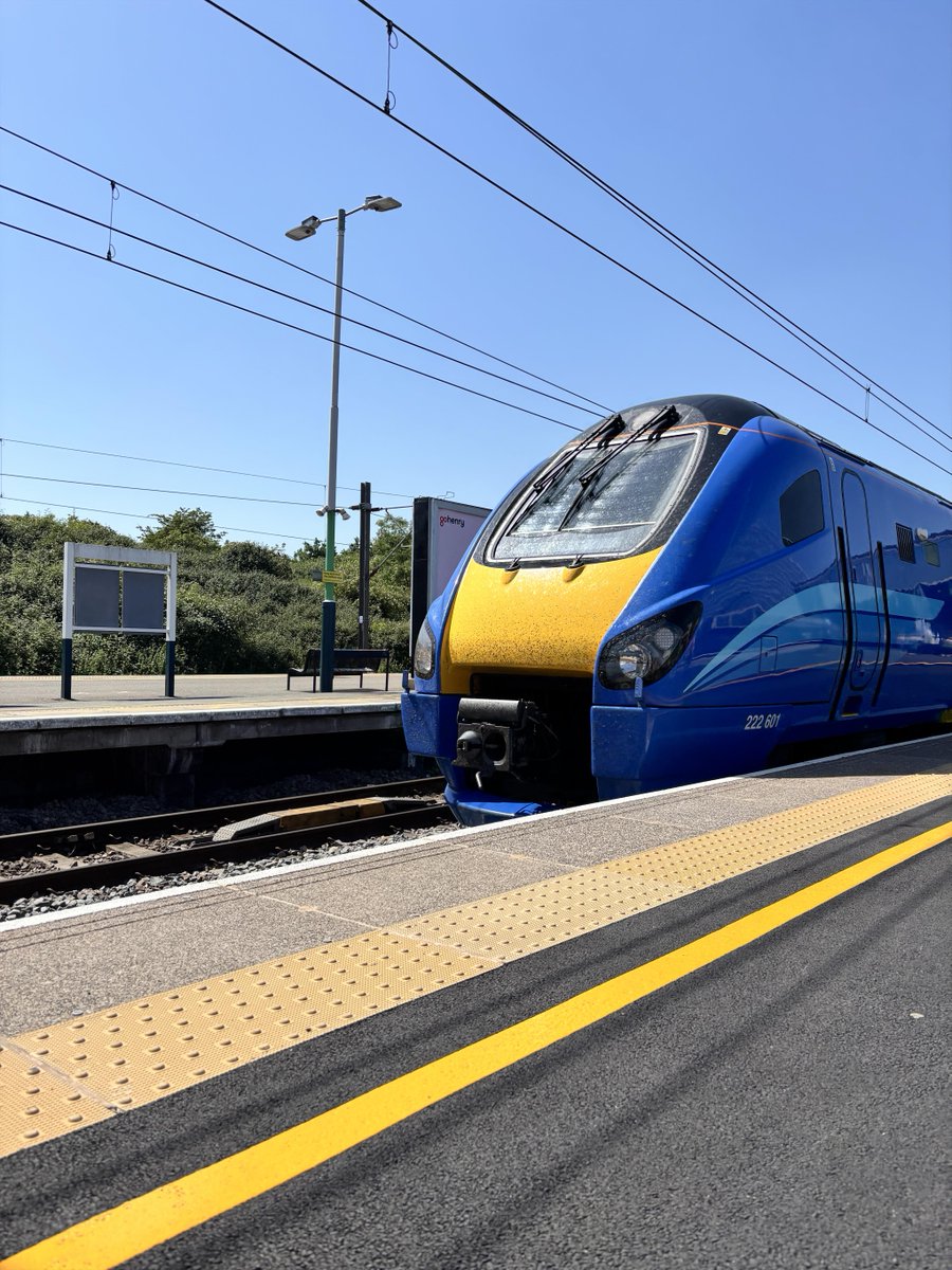 LeeRender's tweet photo. And here she is 1M01 0850 Stirling to London Euston on its inaugural passenger service arriving at Milton Keynes for London…and no it’s not a rinse and repeat of the photo the other week … it’s hotter! https://t.co/RLgVlG41iX