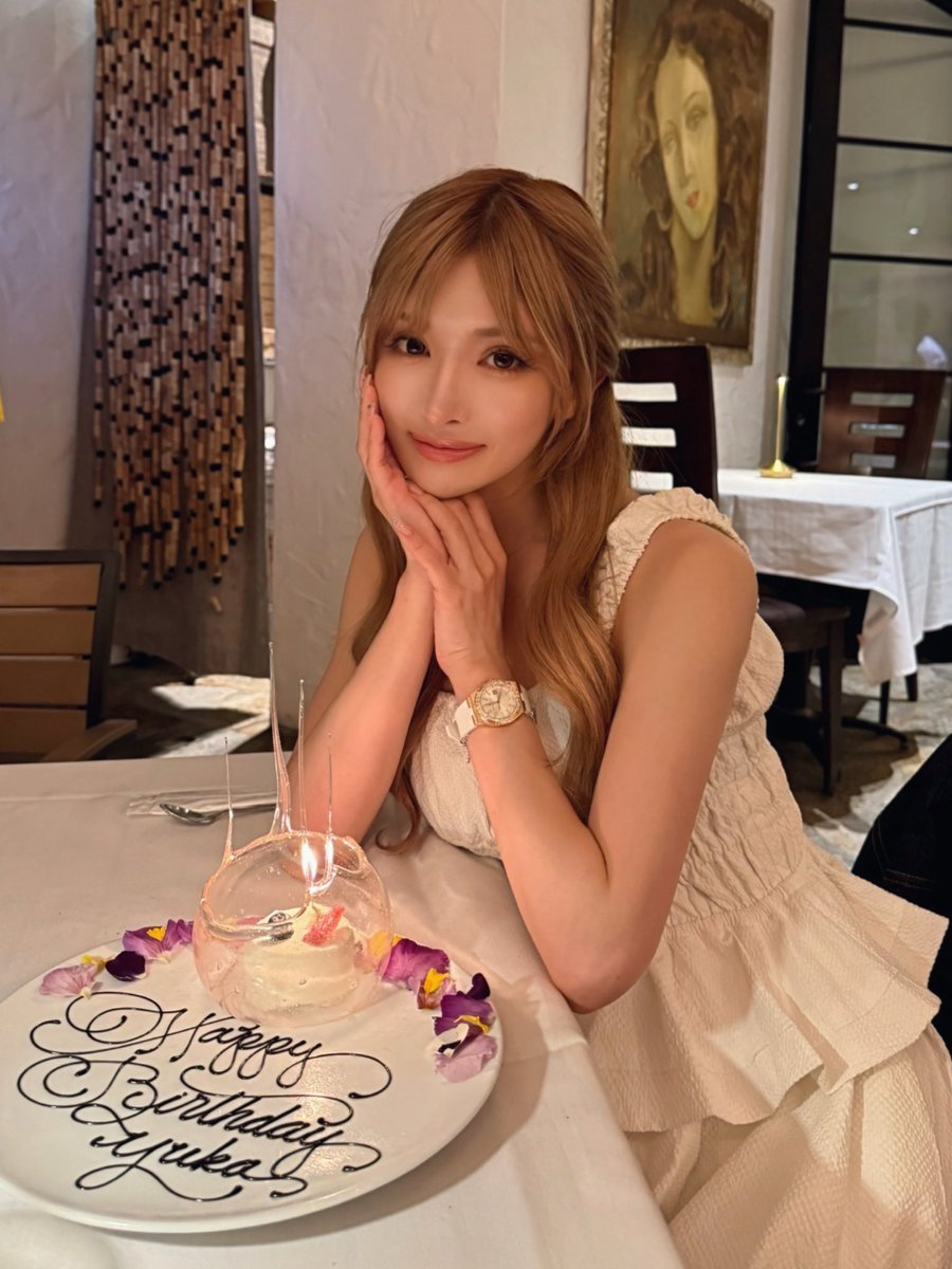 yunkoro519's tweet photo. ハワイで36歳を迎えました🌴♡振り返れば辛い事もいっぱいあったけど、じっと耐えて乗り越えてこんな平和な温かい気持ちで歳を重ねられた事に感謝です🙏🏻🫧 https://t.co/sGwrD8Ezig