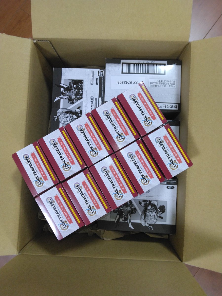 S4R18's tweet photo. 食玩版リントラ3弾。予約分5BOXヲ受け取ってから夕食買いがてらイオンに行って入荷分の1BOXを無慈悲に刈ってきた。風呂入って寝る前に一箱だけ開けたらノラマリオンだった。今回は耳が三角錐じゃないから指に刺さらなくていいな
#リンクトラベラーズ https://t.co/Gpwn2PkiGe