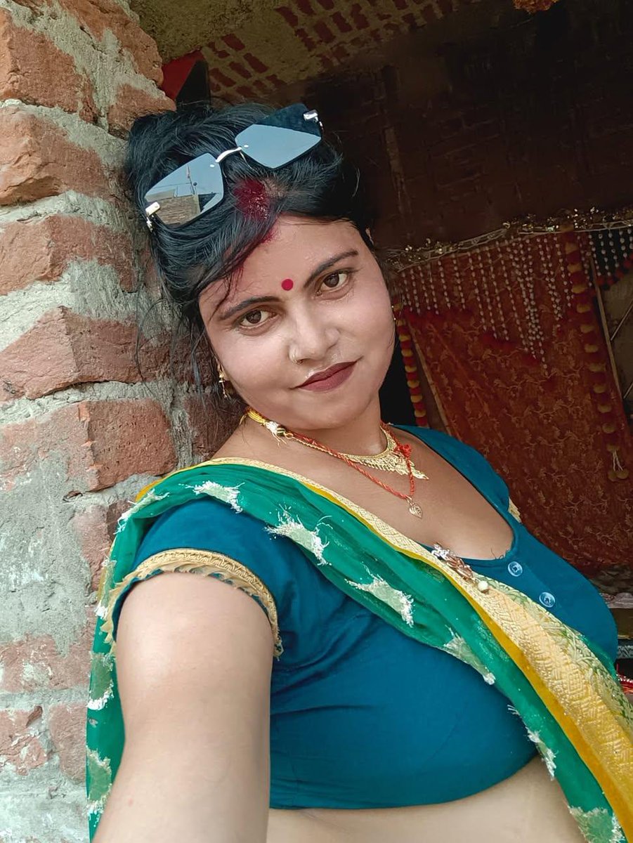 yamini_cam tweet media