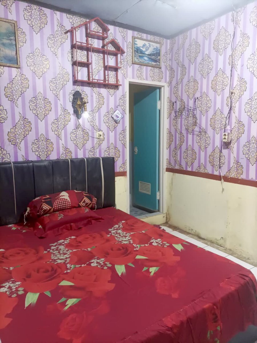 jeliciousssss's tweet photo. @ch4niechan @umbiumbiesmelon Kontrakan / Kost 1 kamar &amp; toilet dalam
(sudah ada kasur, lemari, meja, kipas)

Lokasi strategis, dekat ke jalan raya besar, banyak akses transum.

Alamat: Jl Kalibata Utara 2, Jaksel

✅ wifi, listrik dan air
✅ bisa visit dulu (WA 0812‑8490‑9824) https://t.co/r1aWqurcdG