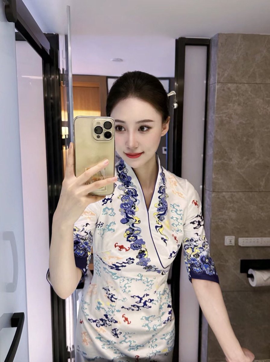 moxin660's tweet photo. 酒店的感觉不错呀，唯独缺少你在了
    v：moxin660 https://t.co/7sEDrCTdYy