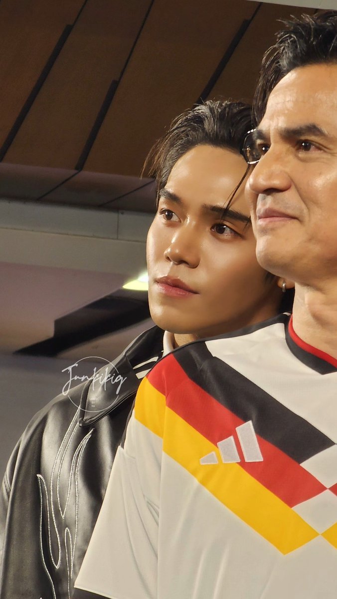 junkikig's tweet photo. ดิเรกก อสุจิน้อยจะหนีไปมีพ่อใหม่แล้ววว

SUPERSPORTS X PIE NGERN
#SupersportsFootballGalaxy
@legendngern #ngernnn @Legendngernnn https://t.co/5EDJ2zvMM8