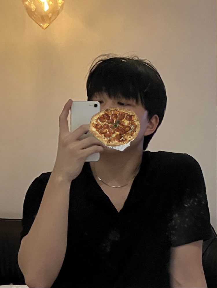 연 리 tweet media