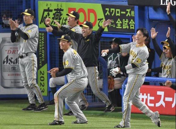 光の中から現れた短期決戦の鬼和田豊 tweet media