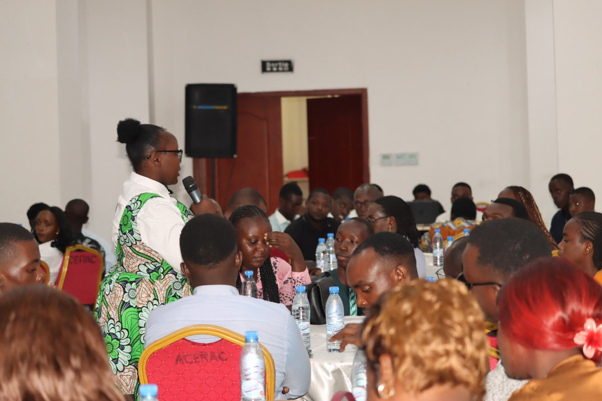 RwandaInCongo's tweet photo. Ce 24 mai 2026, plus de 90 jeunes Rwandais de Brazzaville et des régions avoisinantes se sont réunis à l’occasion du lancement d’un programme initié par l’Ambassade du Rwanda, dédié à la jeunesse et axé sur l’éducation civique, le patriotisme et le renforcement du lien avec le Rwanda.
A cette occasion, l’Ambassadeur @parfaitbus a encouragé les jeunes, en particulier ceux issus de familles d’anciens réfugiés, à rester attachés à leur identité, à promouvoir l’unité et à prendre part activement aux initiatives telles que itorero ry’urungano, #Rwanda Youth tour et Itorero Indangamirwa.
Les anciens bénéficiaires de ces programmes ont partagé des témoignages inspirants, revenant sur l’impact positif de ces initiatives dans leur parcours, leur intégration au sein de la communauté ainsi que le changement de mentalité qu’elles ont favorisé.