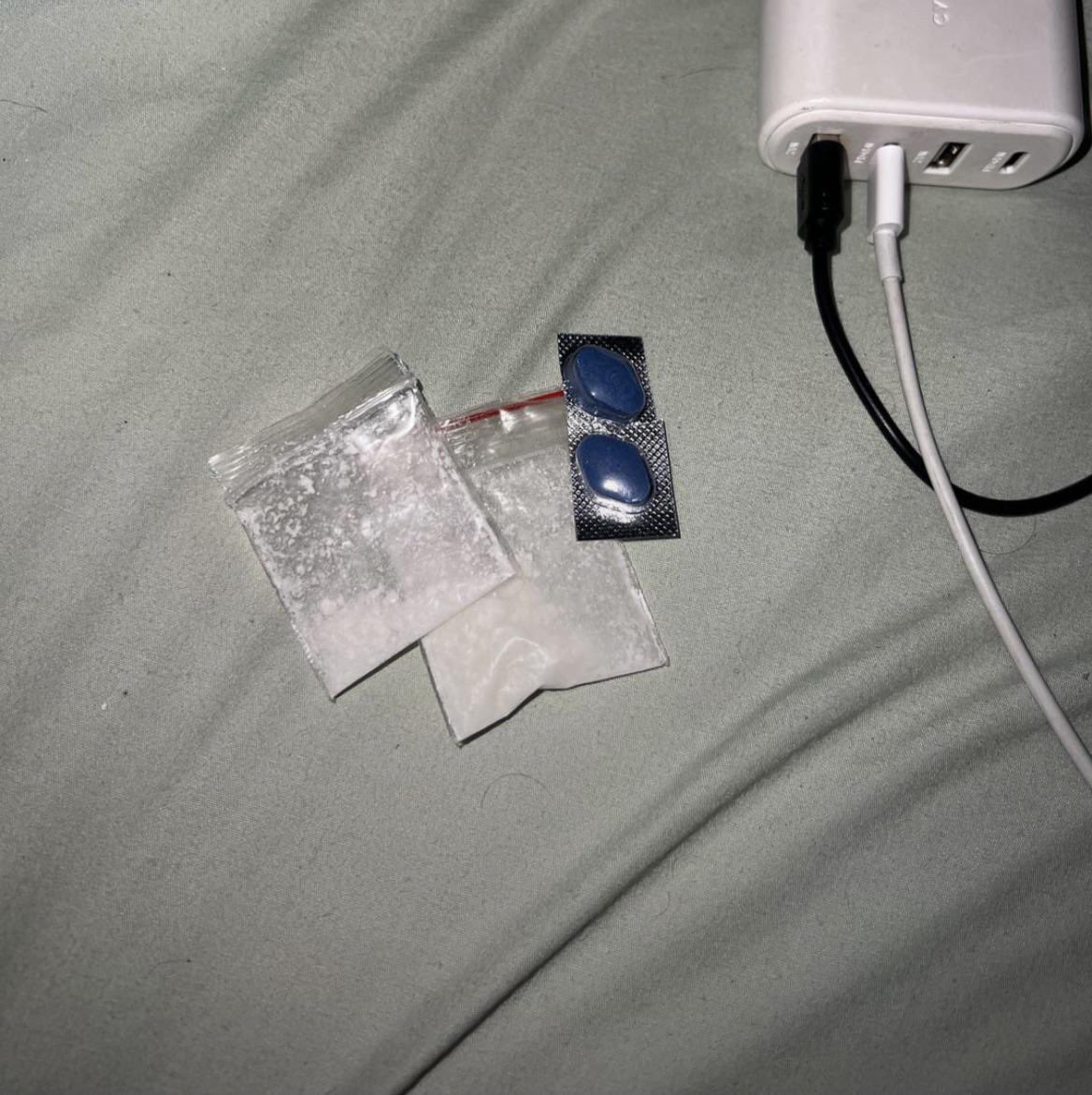 TysonPablo1's tweet photo. My dealer always got me 
Time to sniff some shii🥹😵‍💫 https://t.co/75mt37EkaG