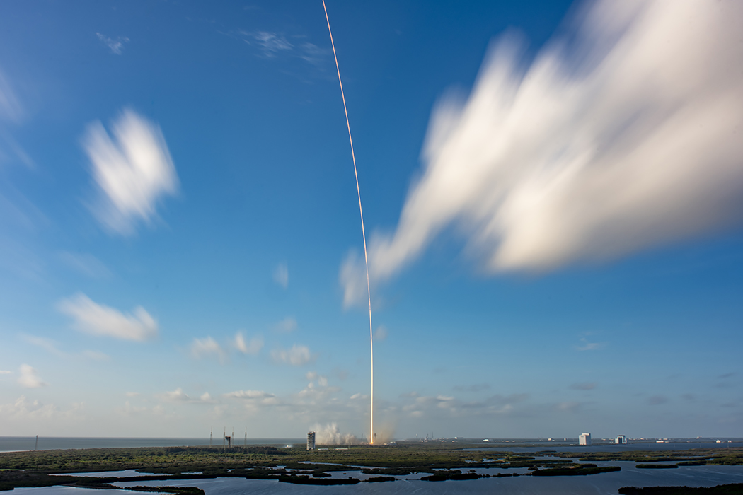 LaunchPhoto tweet picture
