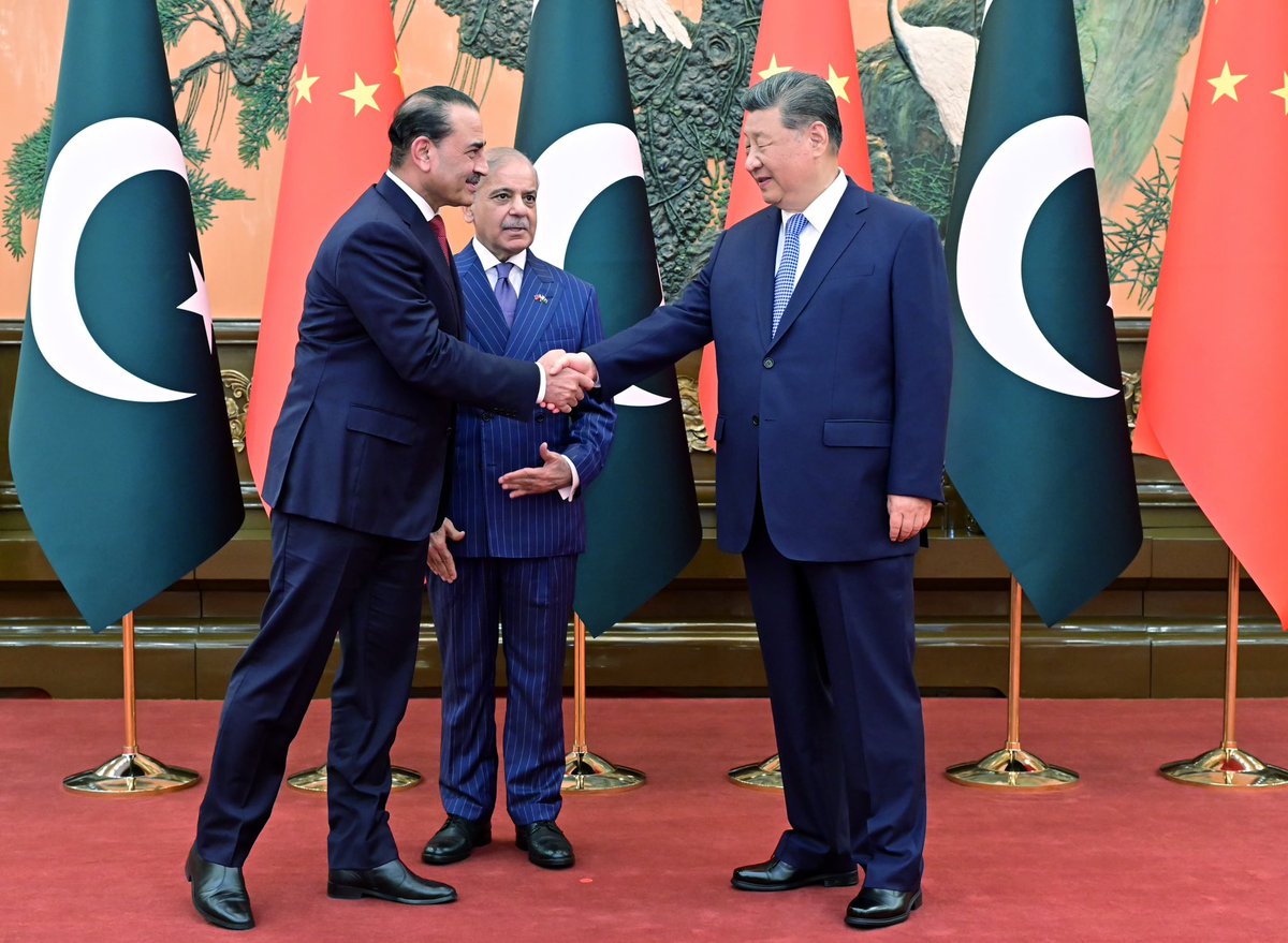 پری زاد tweet media