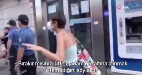 guvenkurtulben's tweet photo. genel merkezin kapısı kırılırken mansur yavaş https://t.co/EYIciSM7Wm