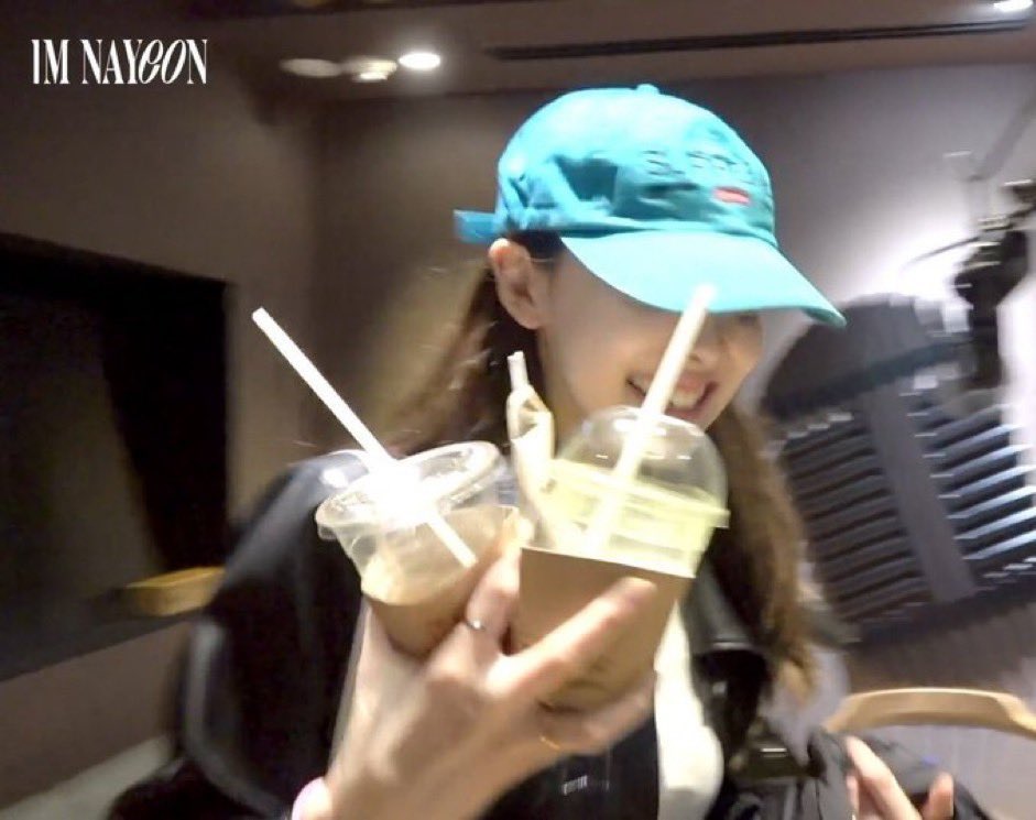 nayeon's hands tweet media