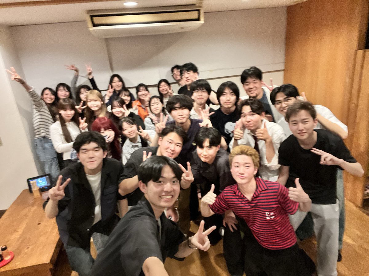 rindo_fes's tweet photo. 【りんどう祭実行委員の日常】
広報部は先日新歓を行いました！
場所は長大生御用達の華龍飯店です🍜
１年生は料理の大盛り具合を見て大興奮でした🤩 https://t.co/mqCDQRbPe6
