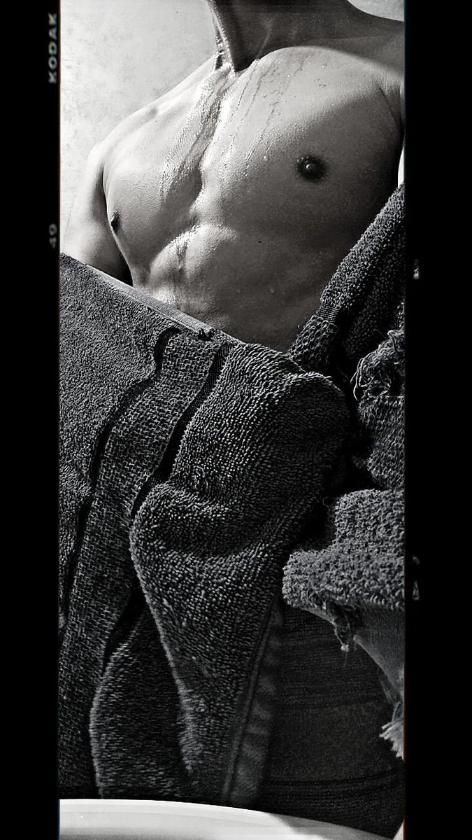 BoyHot tweet media